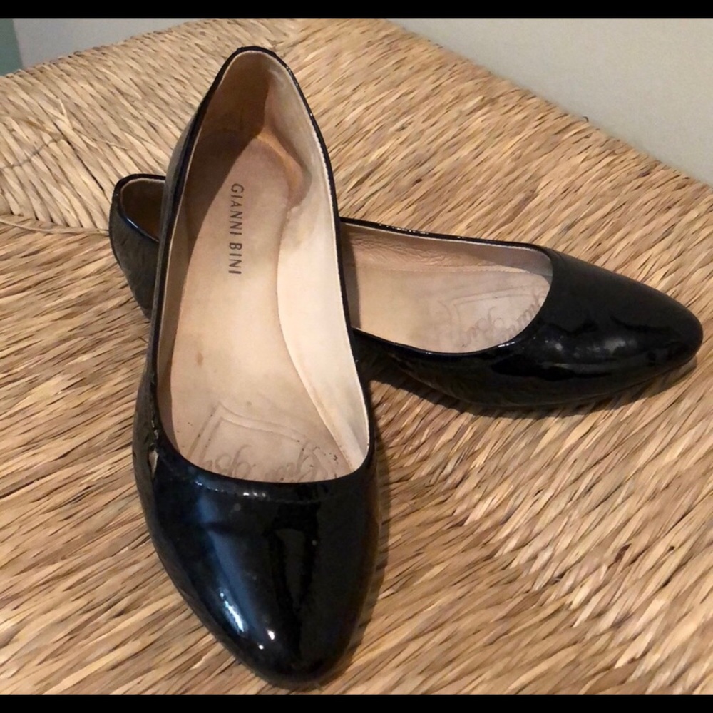 Gianni Bini black patent leather flats